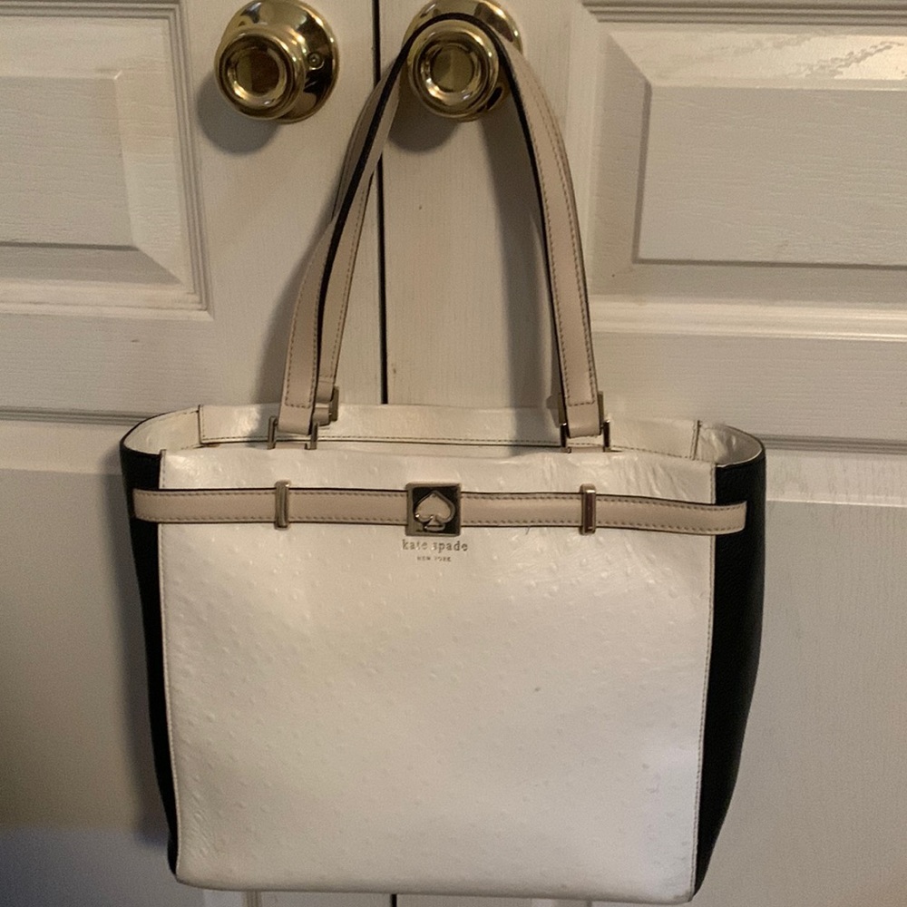 Large Kate Spade handbag in excellent condition.